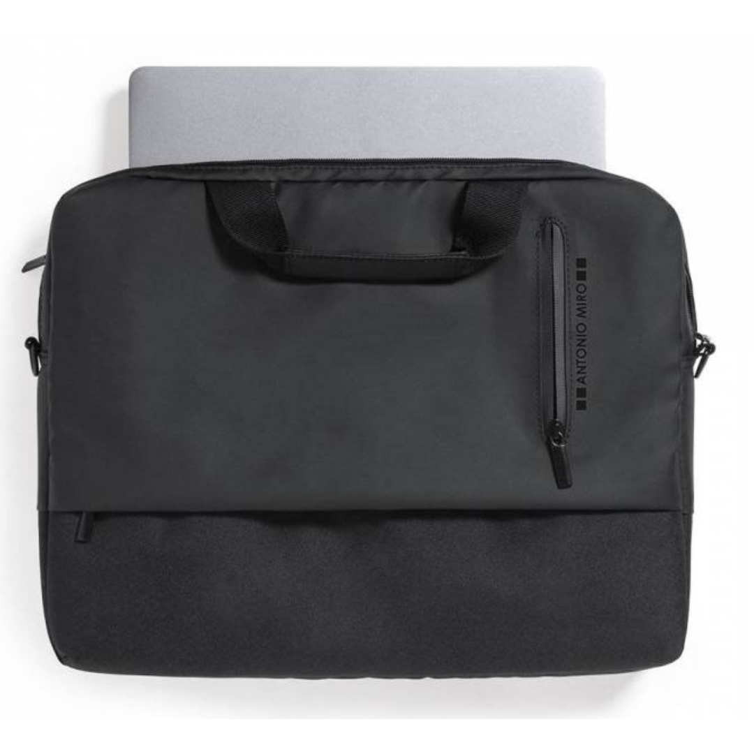 Malet&iacute;n Mitchel para guardar el ordenador